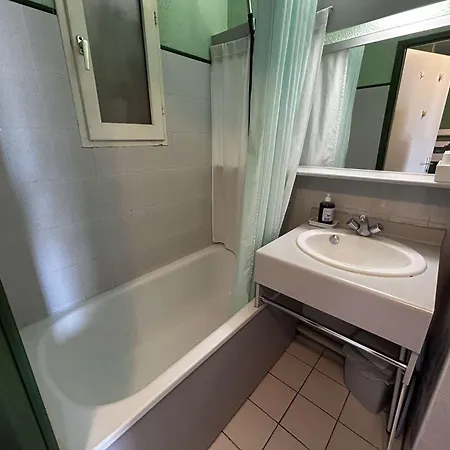 Apartman 2 Pieces Avec Piscine Et Parking A Port Camargue - Fr-1-250-293 Le Grau-du-Roi