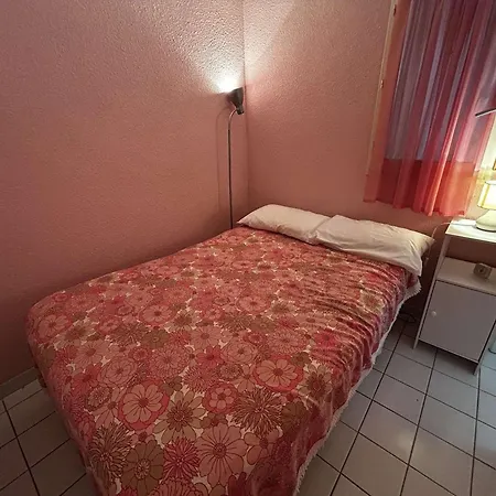 2 Pieces Avec Piscine Et Parking A Port Camargue - Fr-1-250-293 Apartman *